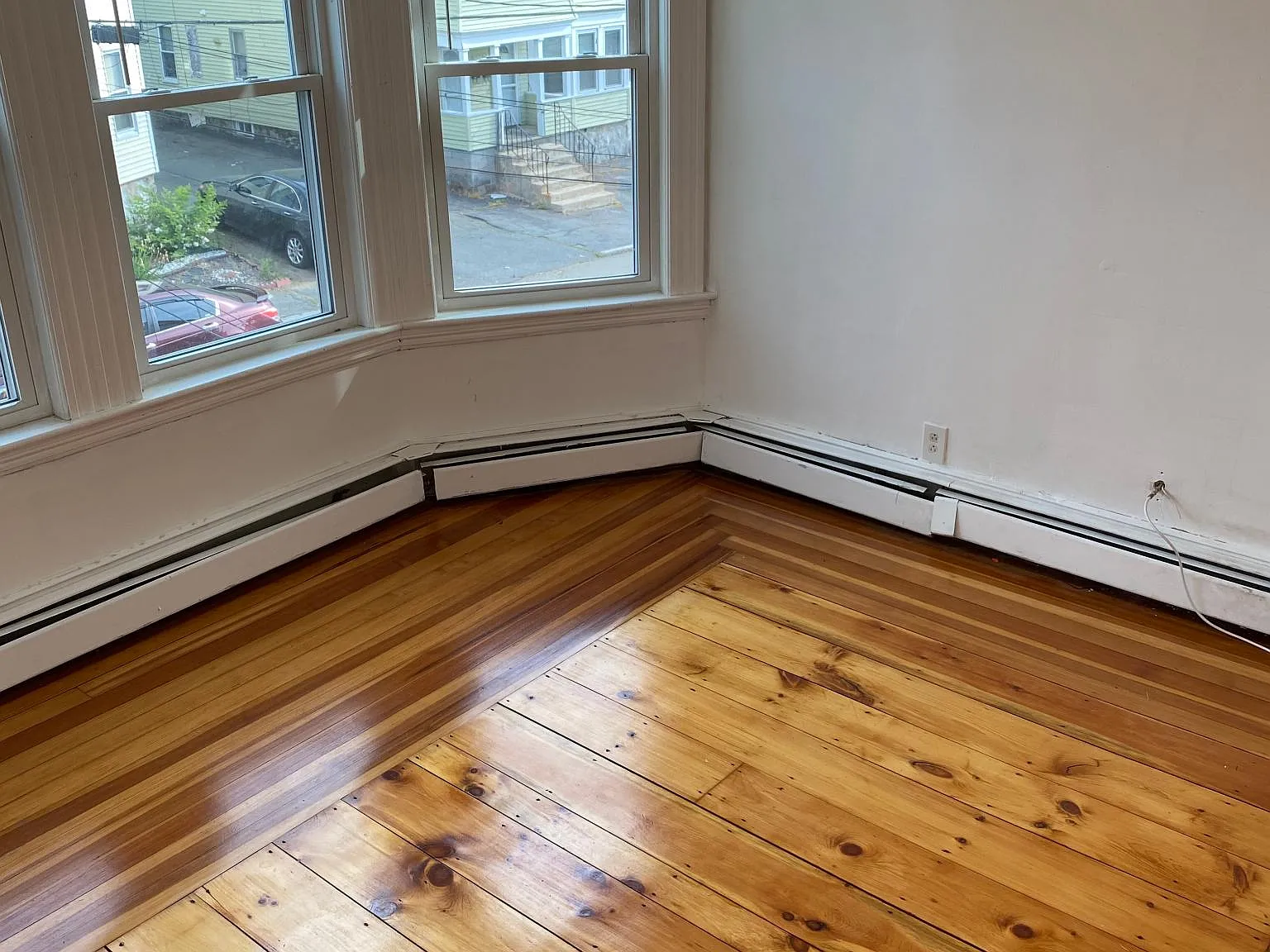 84 Ashland Ave — Photo 3