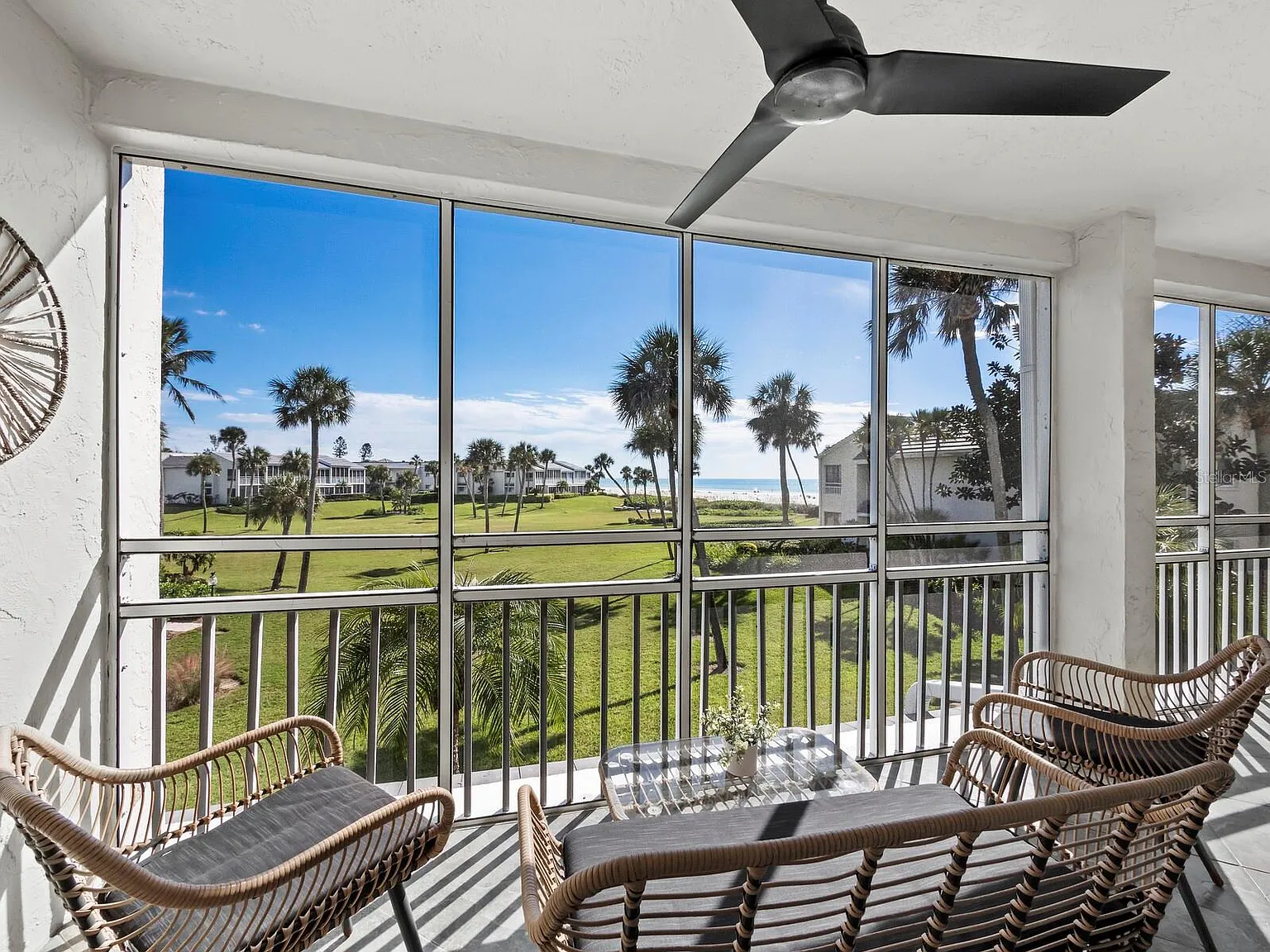 2 bed, 1170 sqft, $4,500 — Photo 3