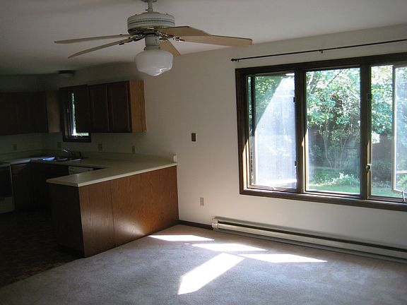 5th image of 62 Summer St #62