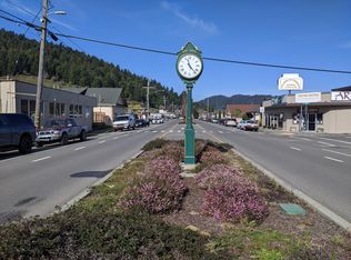 390 Wildwood Ave, Rio Dell, CA 95562