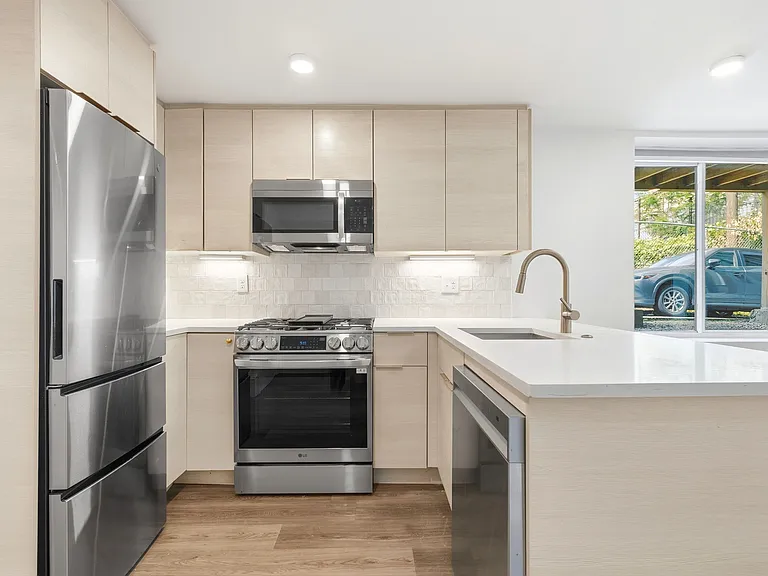 92 Chelsea St #1 — Photo 9
