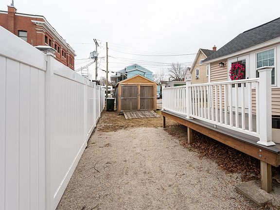4th image of 435 Central Street