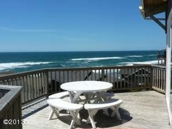 5125 Pelican Ln, Depoe Bay, OR 97341