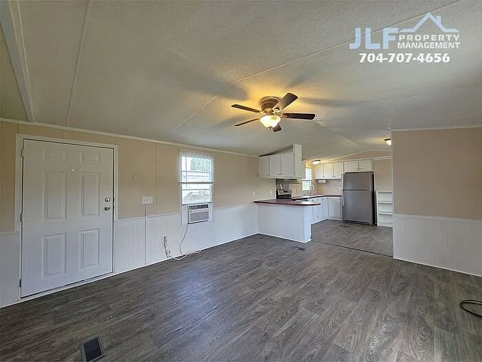 3 bed, 2.0 bath, $1,250 — Photo 3