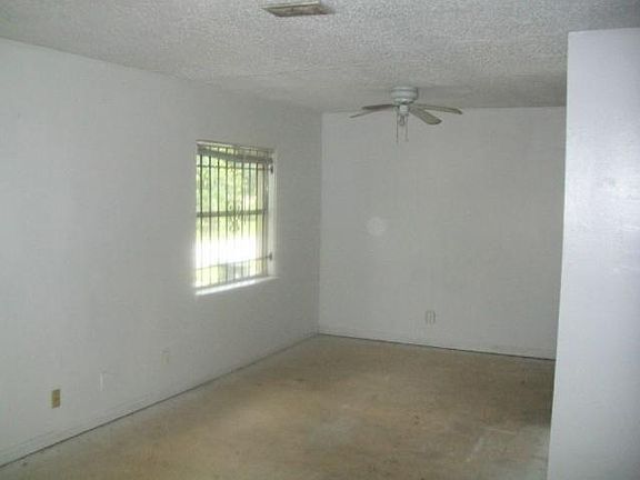 3rd image of 4025 Wilson St