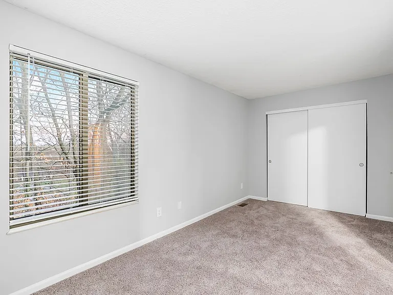 3085-3194 Griggsview Court — Photo 23