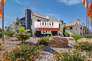 Indigo on Sunset — Photo 44