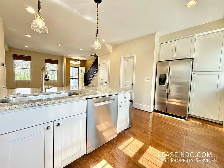 159 V St NE — Photo 12
