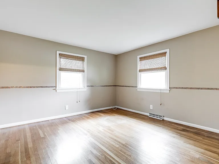 9221 Whitemont Dr — Photo 24