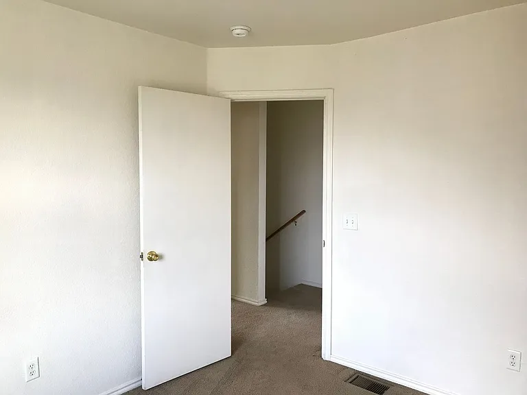 1905 Monte Carlo Ln — Photo 8