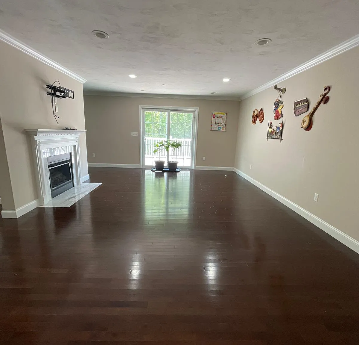 3 bed, 3600 sqft, $4,000 — Photo 4