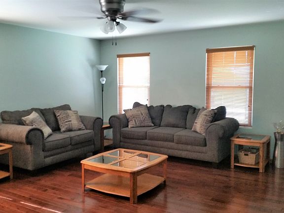 3rd image of 2406 Fleetwood Dr