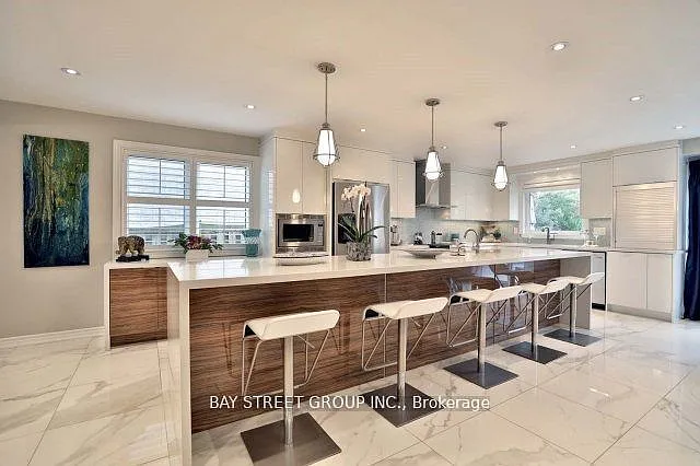 215 River Oaks Blvd E — Photo 3