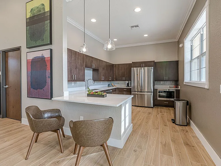 Oak Meadows Apartments — Photo 12