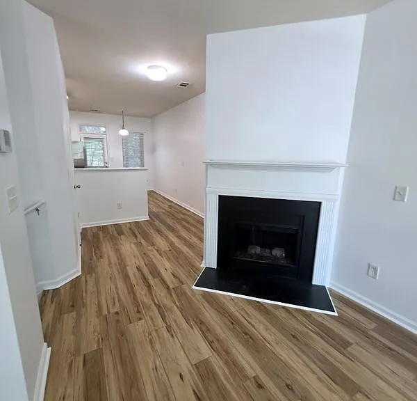 2179 Dillard Xing — Photo 5