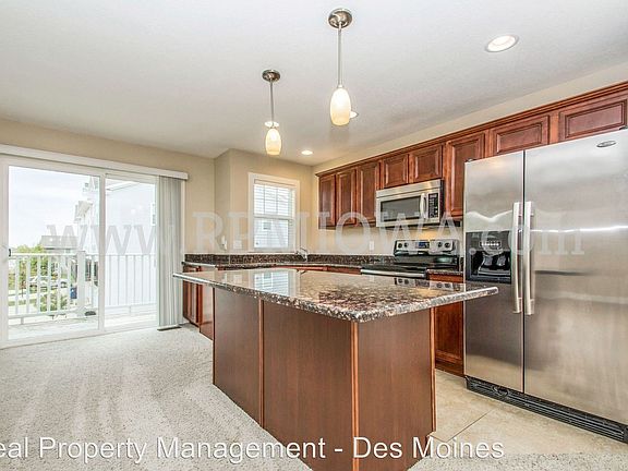 4th image of 4819 NE Milligan Ln