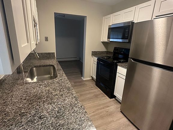 5th image of 2200 Berkley Ave APT 214