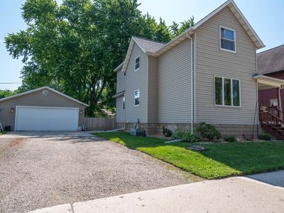 27 N Hickory St, Fond Du Lac, WI, 54935