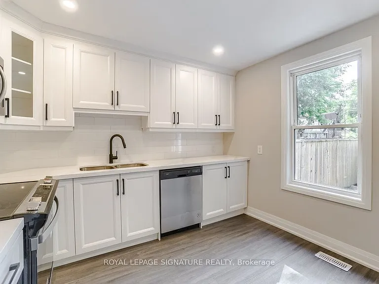 133 Lottridge St — Photo 13