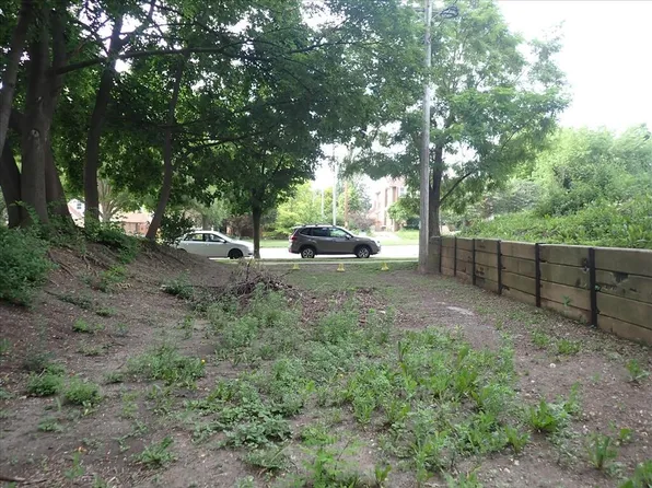 5212 W WISCONSIN AVENUE, Milwaukee, WI 53208
