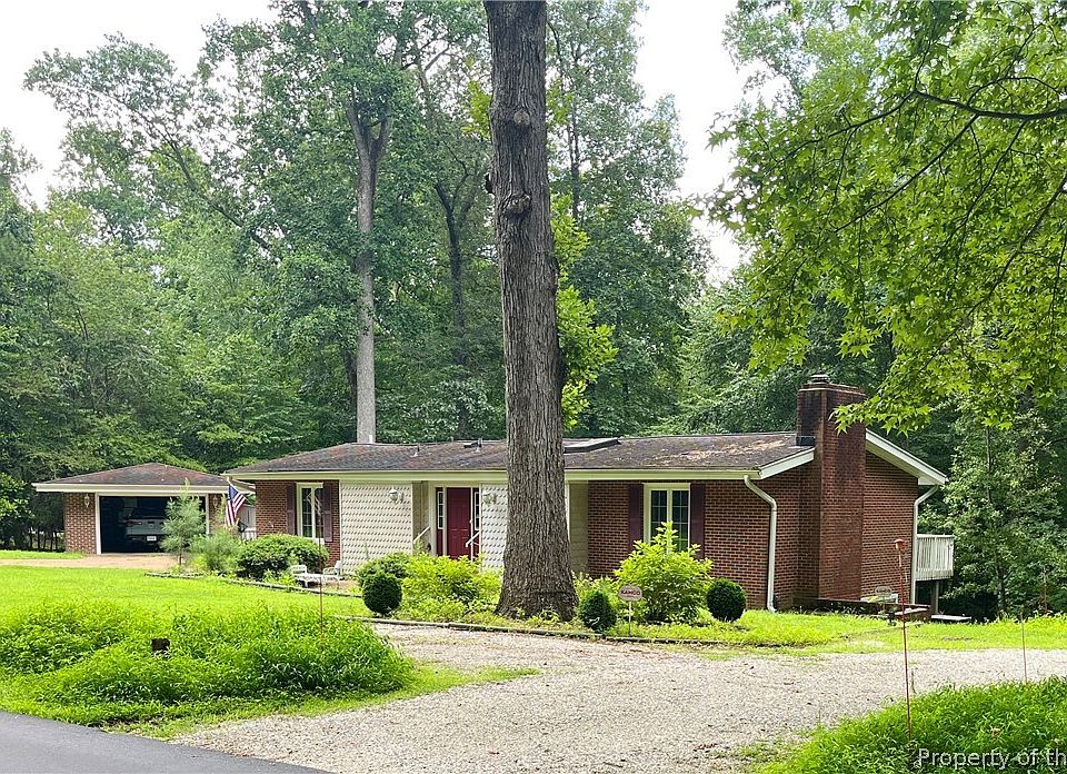 1st image of 136 Mill Neck Rd