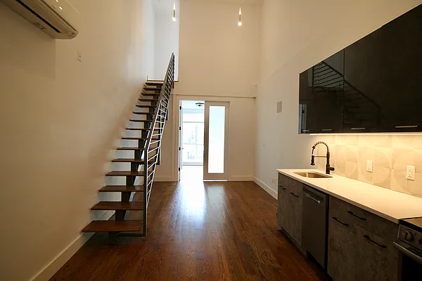 Rented by Hagstrom Management Inc | media 39