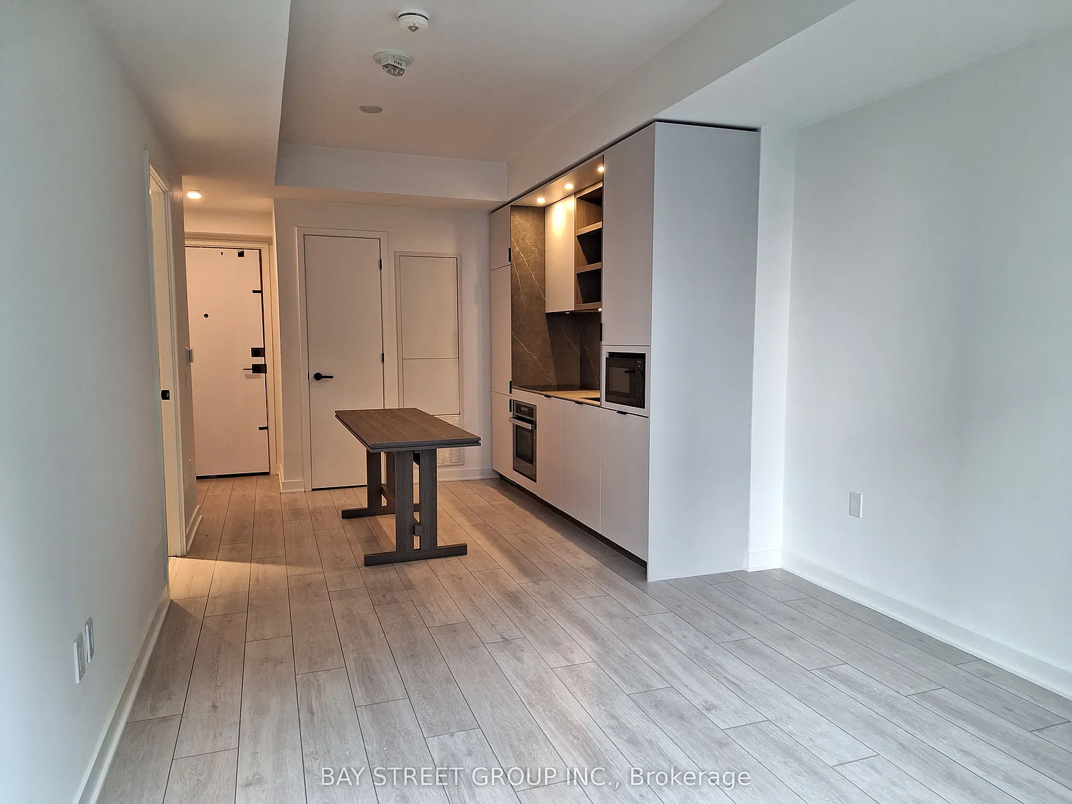 1 bed, $2,500 — Photo 2