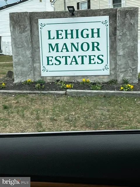 2 bed, 968 sqft, $2,000 — Photo 3