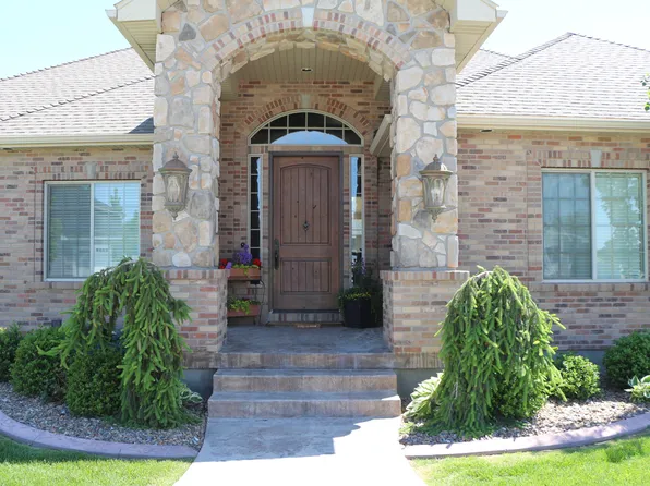 303 Stillwater Circle, Idaho Falls, ID 83404