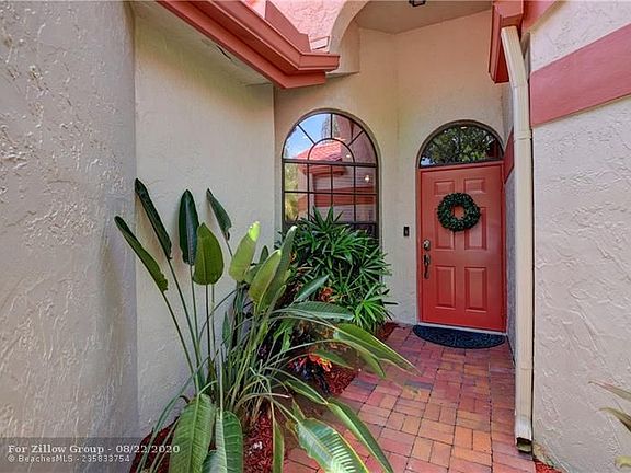 3rd image of 7704 Lexington Club Blvd APT B