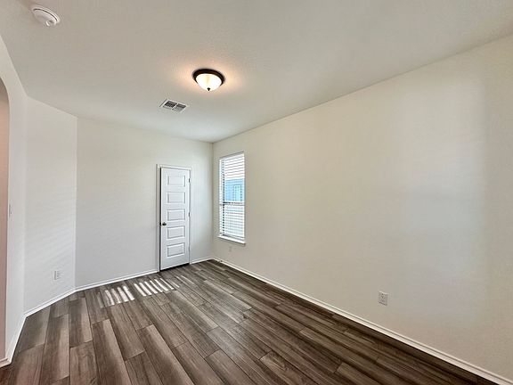 4th image of 1226 Long Creek Ln