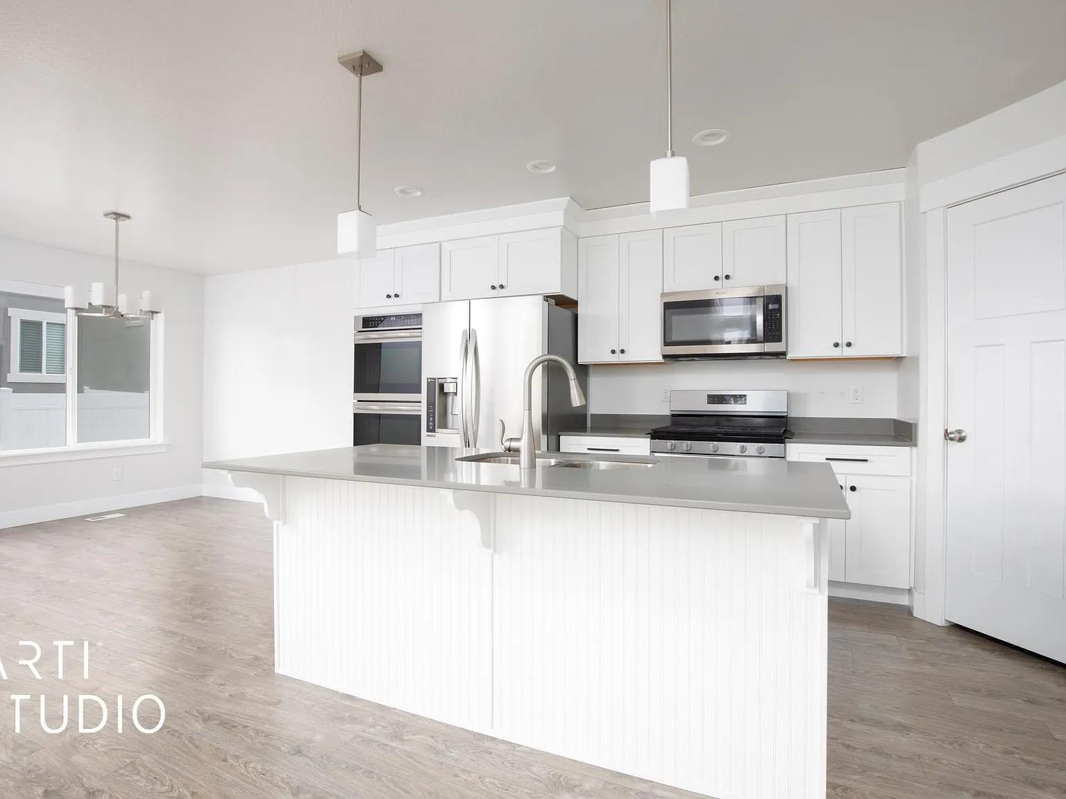 3 bed, 3.5 bath, 2770 sqft, $2,500 — Photo 4
