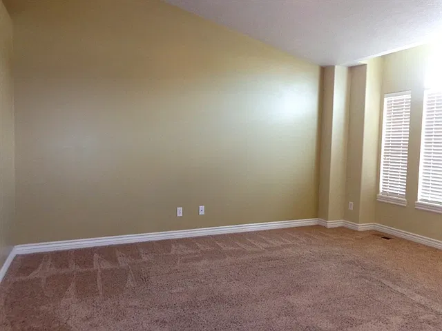 5 bed, 3.0 bath, 1677 sqft, $2,350 — Photo 4