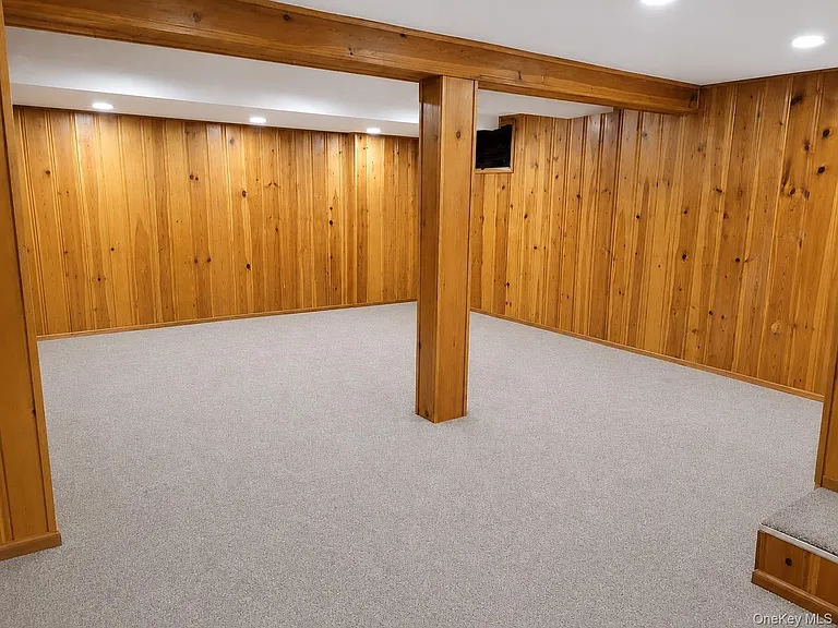 162 Colonial Ave — Photo 16