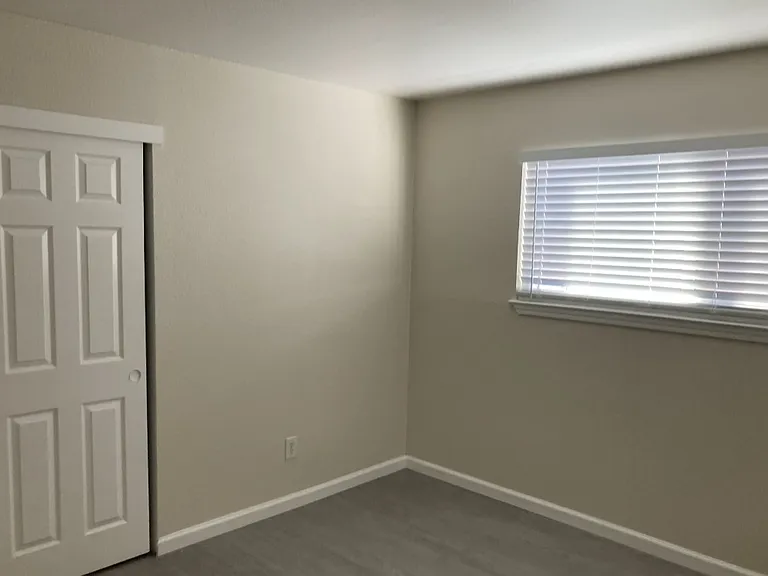 2131 Sacramento St #9 — Photo 10