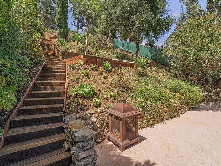 3831 Broadlawn Dr — Photo 36