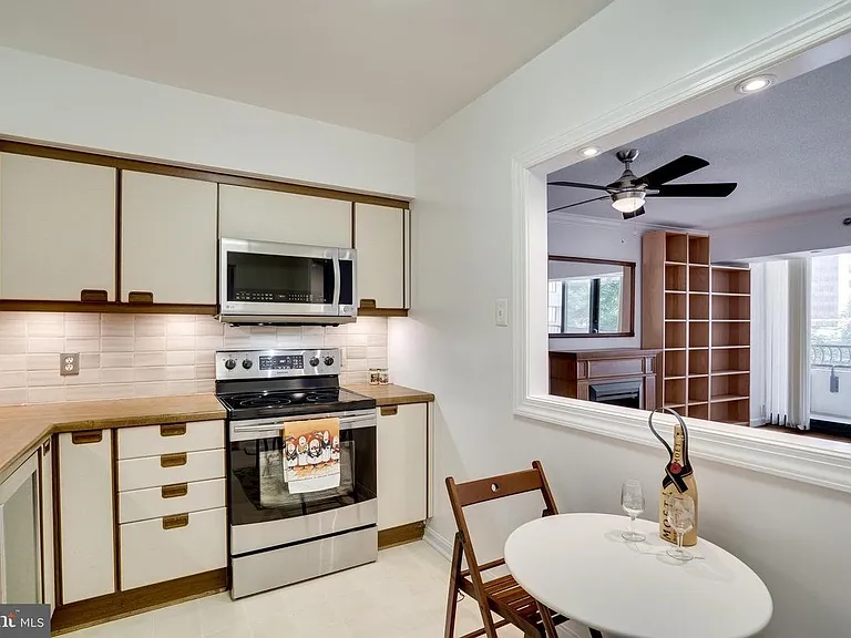 1200 Crystal Dr #411 — Photo 13