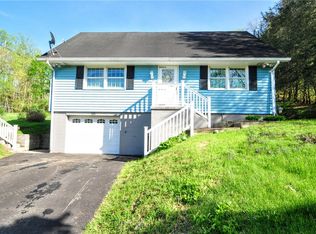 308 Twin Bridges Rd, Charleroi, PA 15022