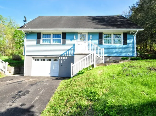 308 Twin Bridges Rd, Charleroi, PA 15022