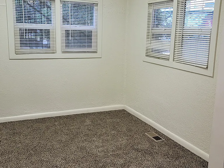 912 1/2 FORT — Photo 16