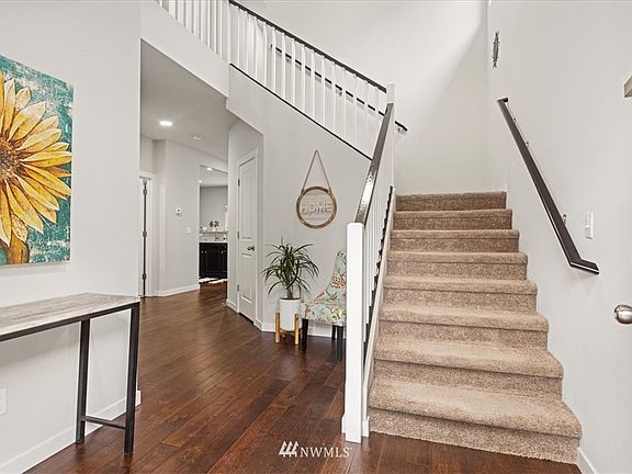 Soaring ceilings upon entry with lots of natural light!