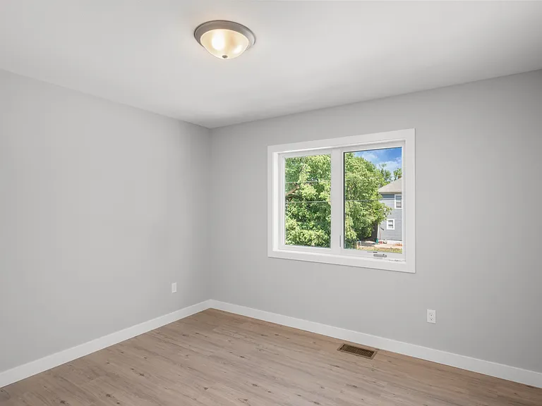 500 Cambridge St — Photo 10