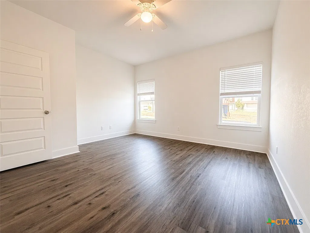 3 bed, 2.5 bath, 1485 sqft, $1,550 — Photo 4