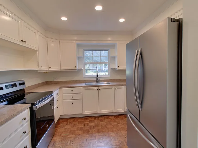 1667 Mizell Ave — Photo 10