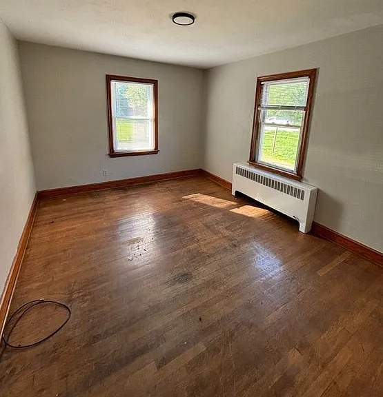 2735 Cedarhurst Ave NW — Photo 2