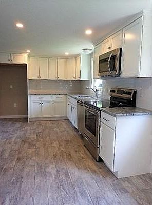 4th image of 14 Walford Park Dr