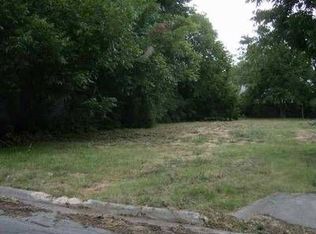 906 N 10th St, Temple, TX 76501