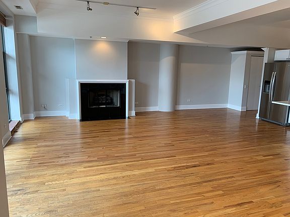 4th image of 165 N Canal St APT 1001