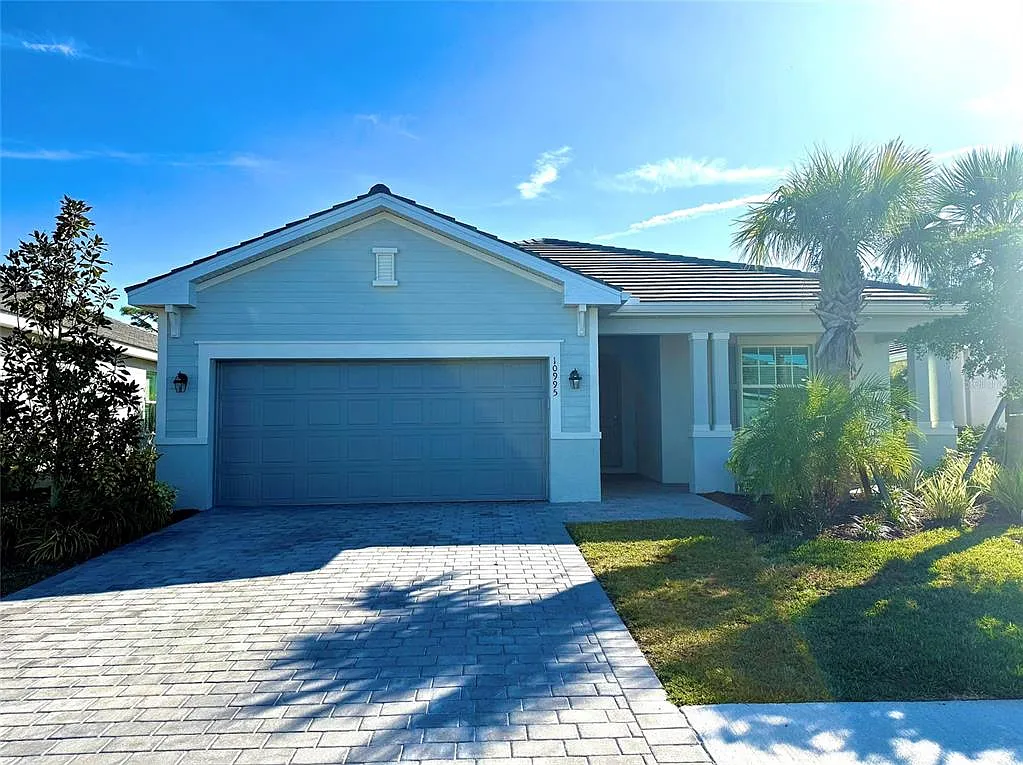 3 bed, 3.0 bath, 1855 sqft, $2,700 — Photo 1