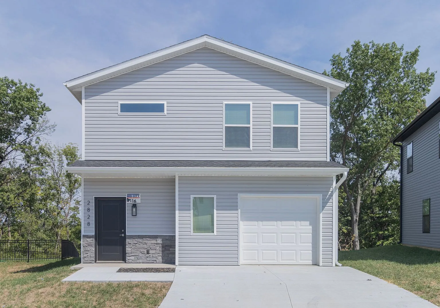 Brand New Modern Construction 3 Bed + 2.5 Bath Home — Photo 1